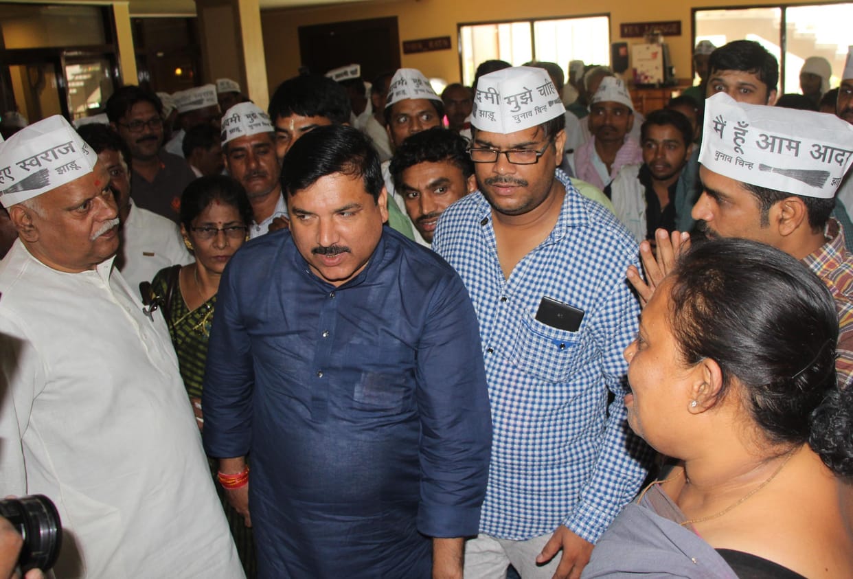 aap punjab state president sanjay singh filed defamation case against devendra sehrawat 