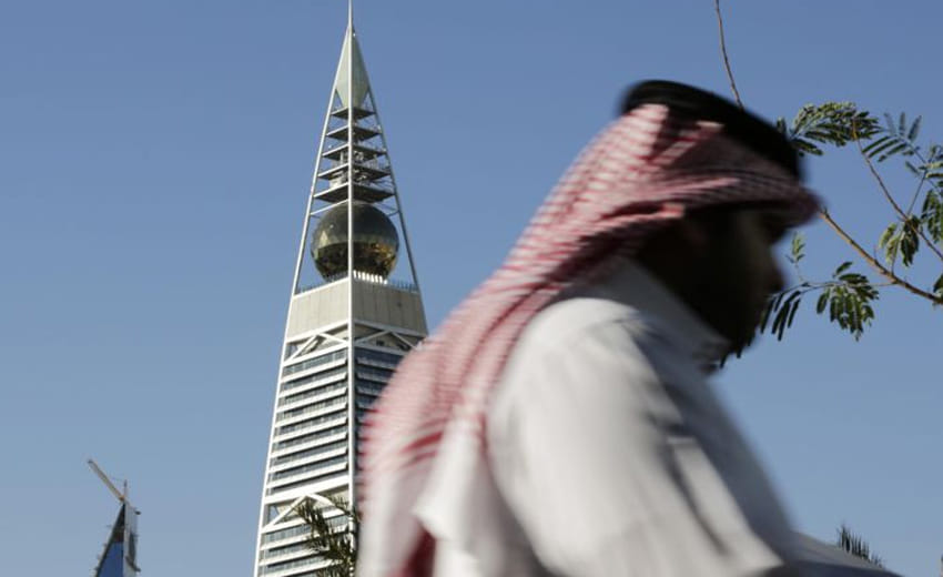saudi man shoots male gynecologist for assisting his wife's delivery