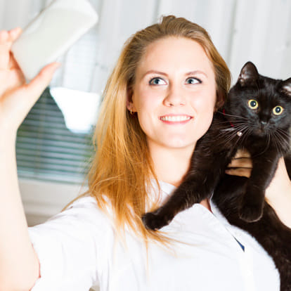 Taking pictures with pet is banned in Saudi Arabia