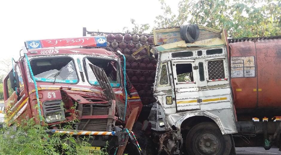 accident in tanker and truck