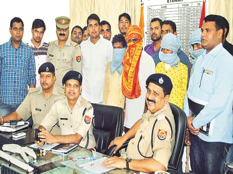 inter state wehicle thief gang arrested