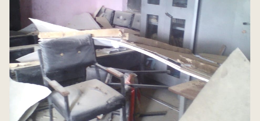 school roof fall down on girls at chamba, three injured.