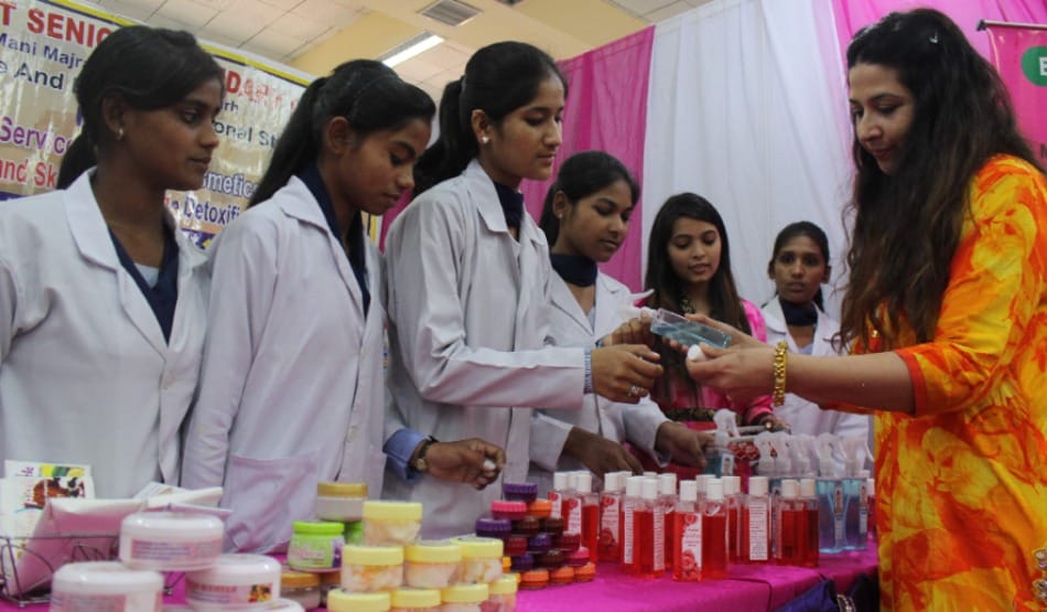  Exhibition of government school children's goods in kisan bhawan