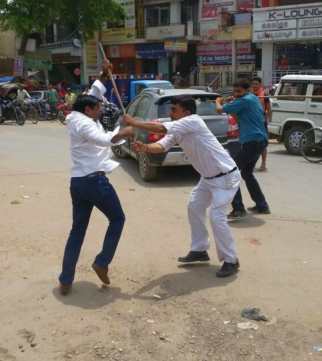 Vehicle collided, people got fight on road