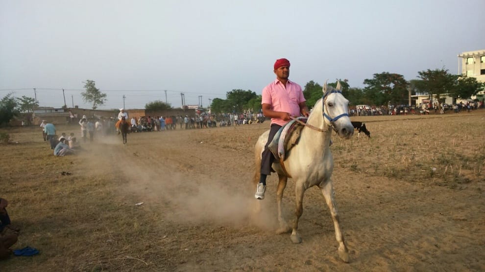Horse riding on desi racing track, Pawan win the race