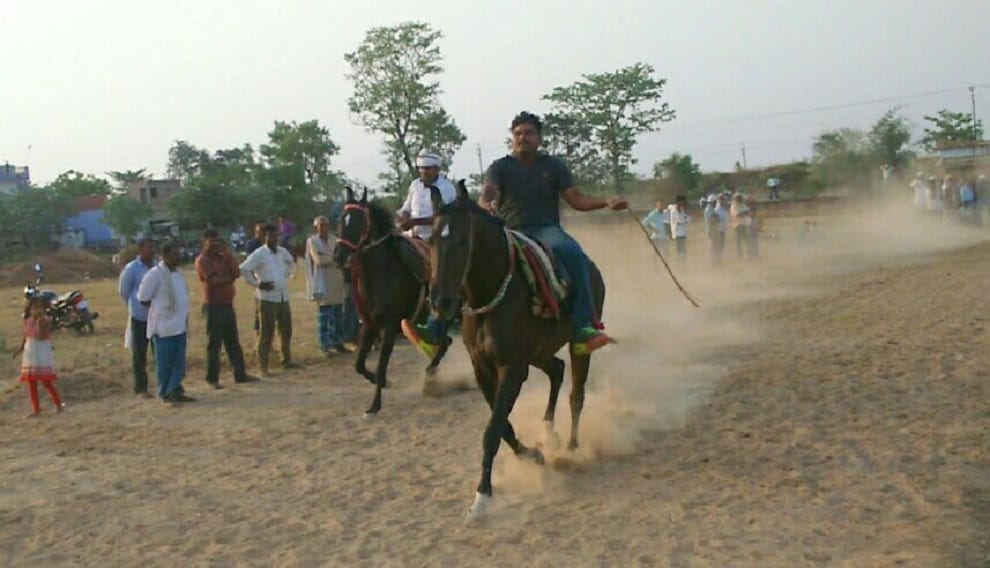 Horse riding on desi racing track, Pawan win the race