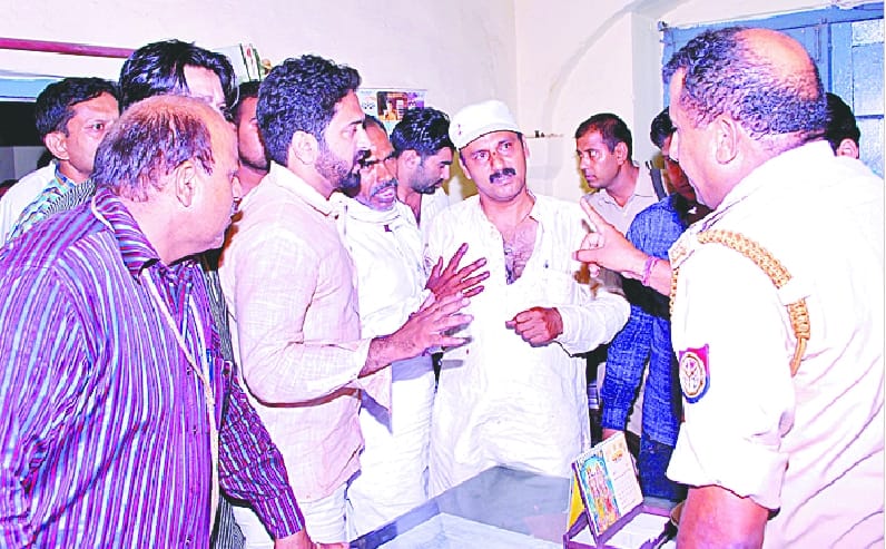Cloth merchant attacked, seriously