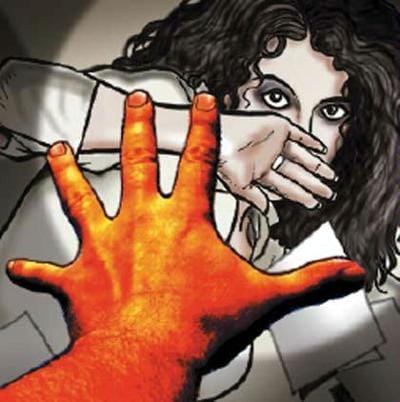Nirbhaya case try to repeat: the young man pushed the woman abducted 
