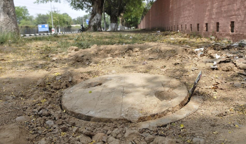 incident in chandigarh, man dies from poison gas during sewage cleaning