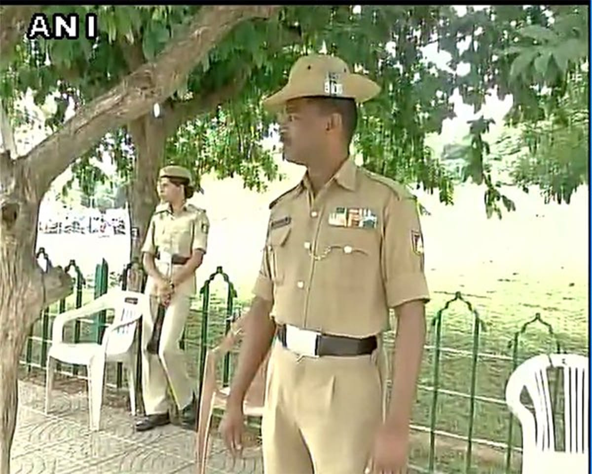Around 50000 cops in Karnataka plan to go on mass leave
