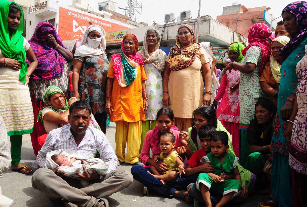 rohtak, five sister on protest with child, crime, police, haryana