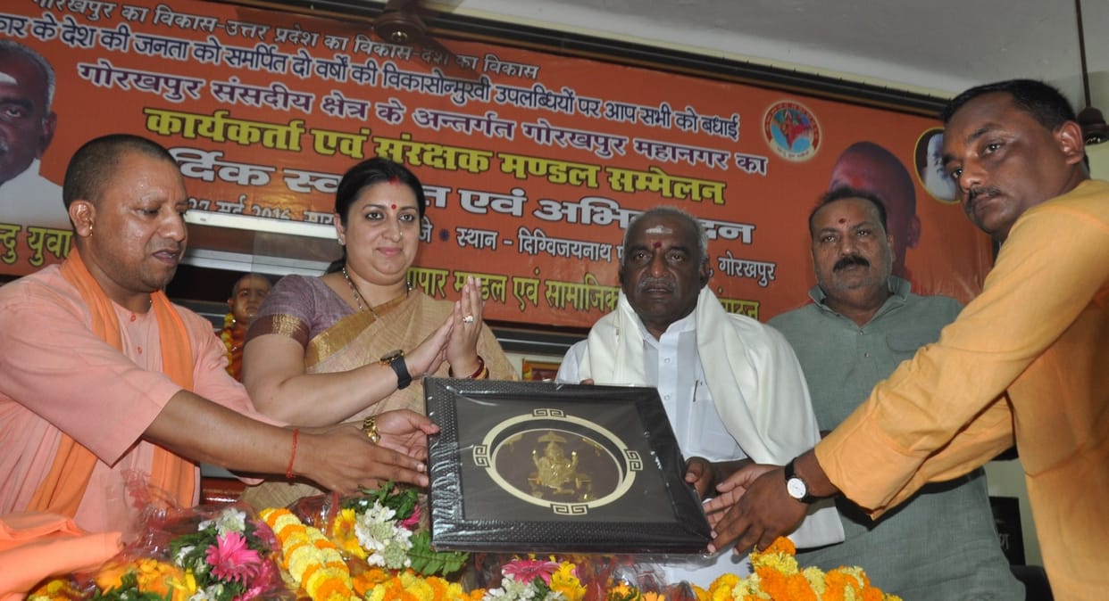 smriti irani says in praise of centra government