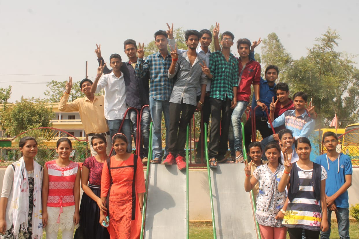 337 high school students received a one grade