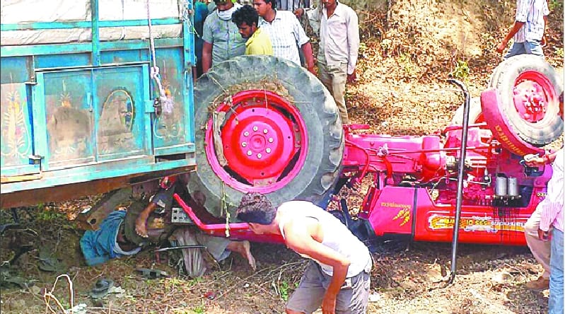 Tractor-trolley upturned, driver killed