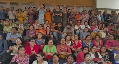 UPPGMEE: angry medicos protest against administration