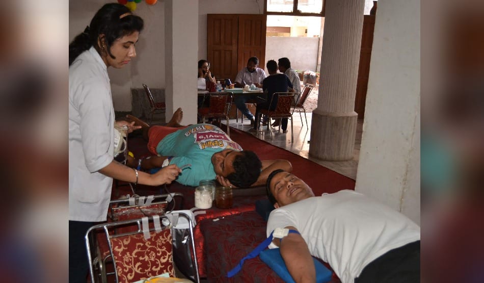 in help of PGI 44 unit blood collect in blood donation camp in khudda lahora