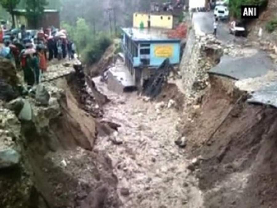 टिहरी में बादल फटा