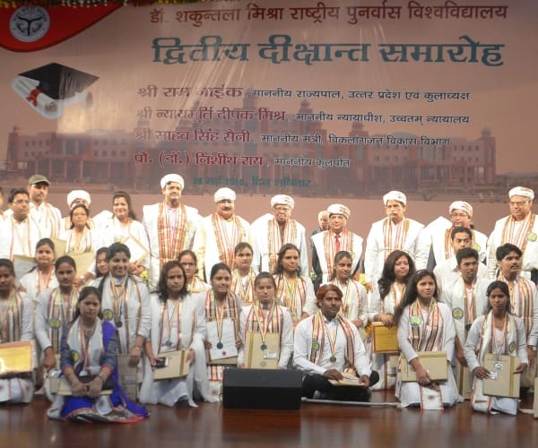 convocation day of dr shakuntala mishra university.