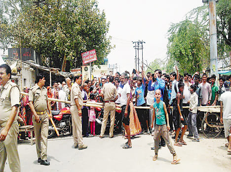 due to Power cut, organically, Singhpur jam