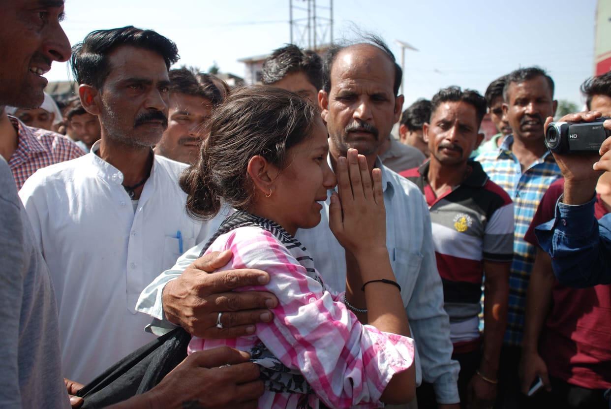woman death in road accident, highway jam