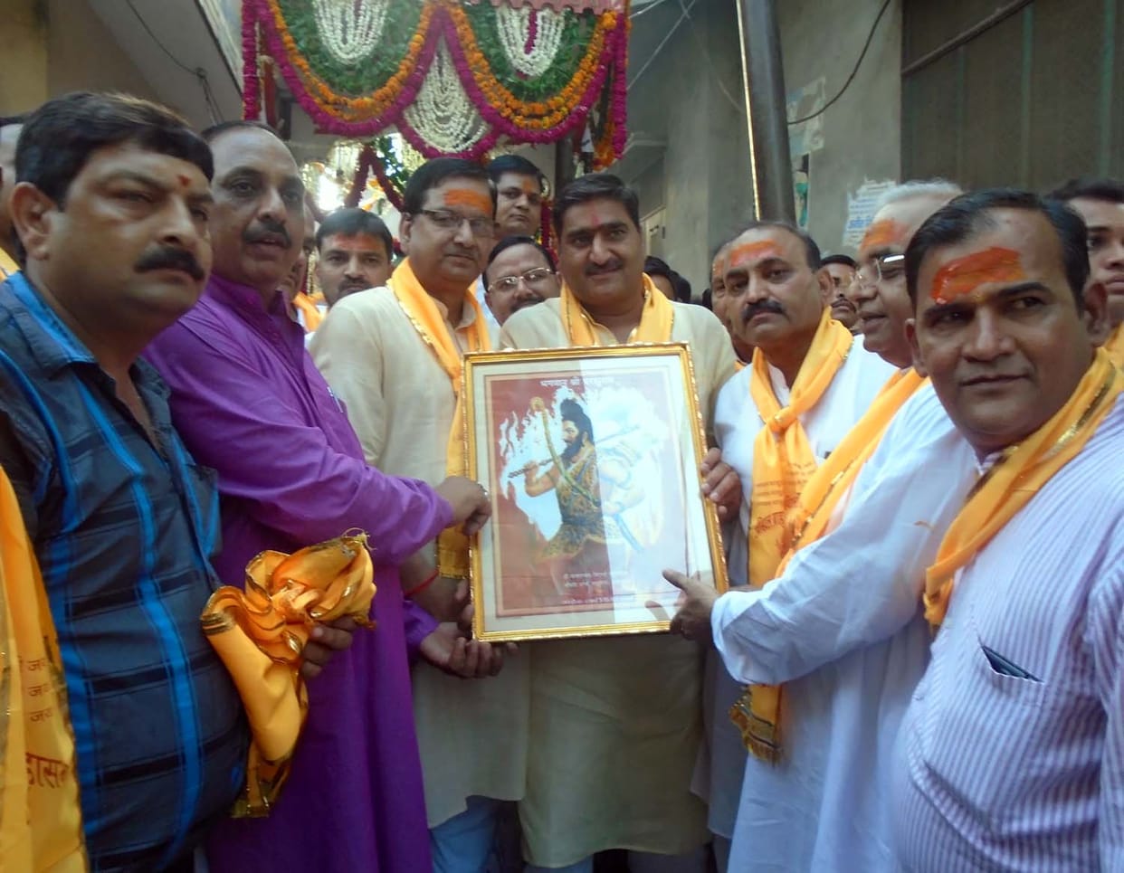dhoomadhaam se nikaalee bhagavaan parashuraam shobhaayaatra