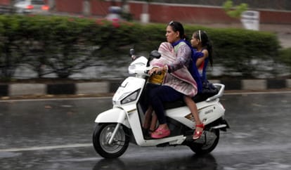 strong winds and Rain in chandigarh, cool weather