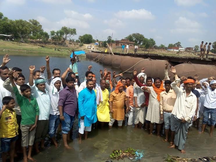 Ramjanki path blocked by three hours
