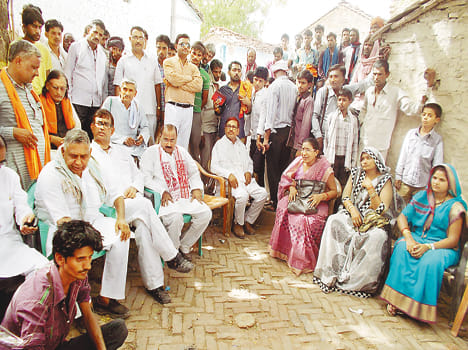  BJP team visited village Gorhari