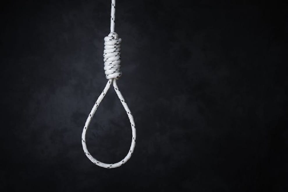 committed suicide in thakurganj lucknow
