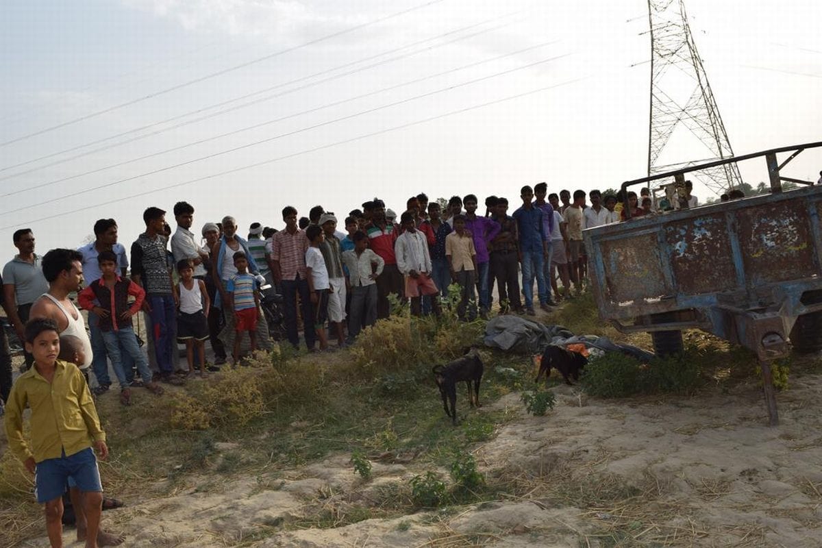 Be standing in the truck, clashed car, CBI inspector injured