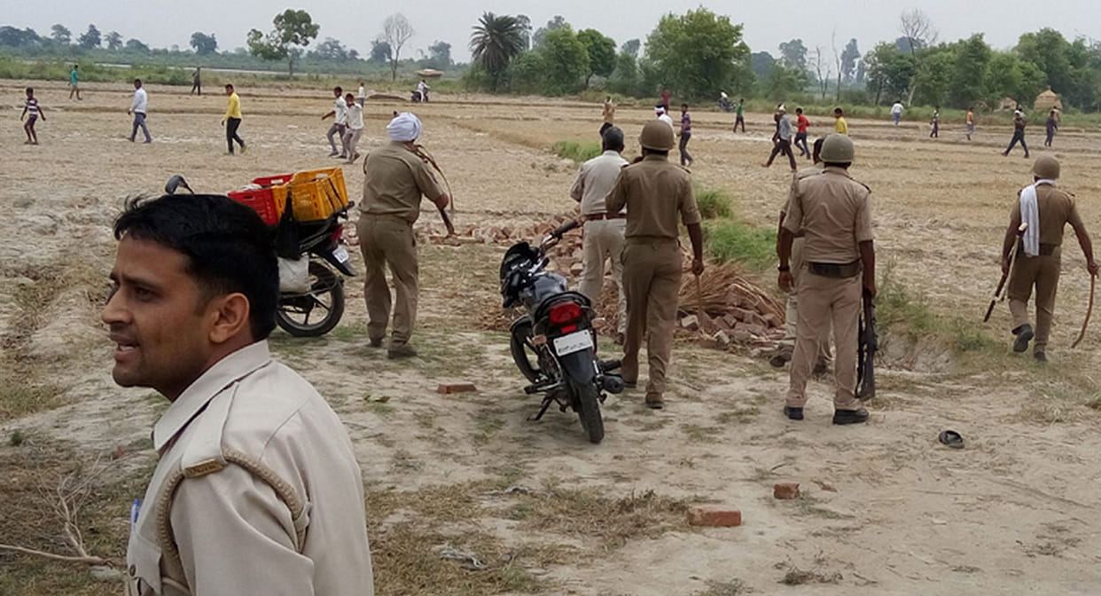 Clash in etah after an tanker accident.