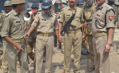 three year old child raped in meerut, police lathi charges over protesters