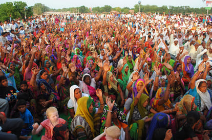 Varanasi: Farmers Declare, if not compensation cultivate Ring Road