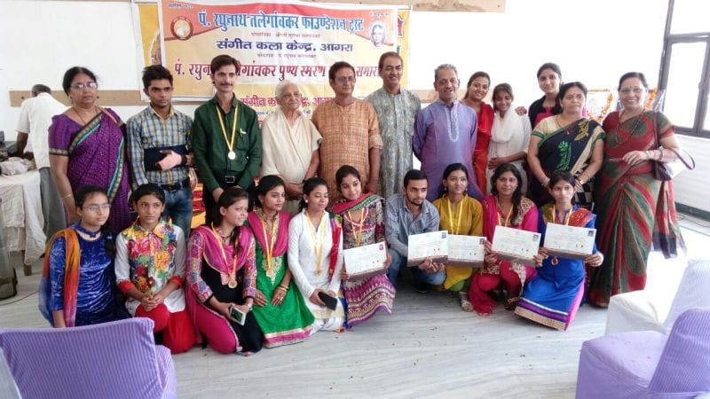 Kasganj respected artists in Agra