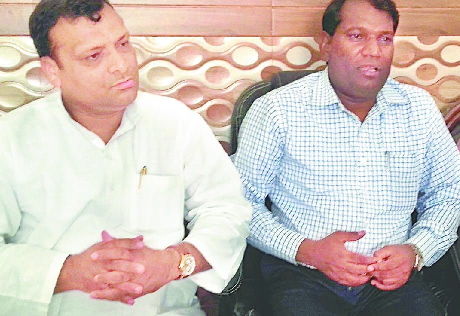 politics on heat after the distribution of envelopes on political rally 