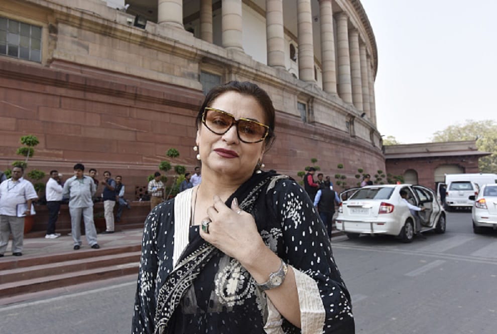 Pakistani origin veteran actor and singer Salma Agha to get lifetime Indian visa