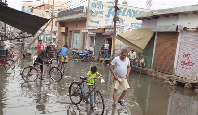 Kindled against waterlogging people blocked the road chaos