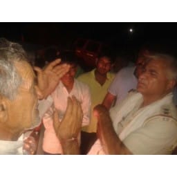threaten on wine theka in hisar, 6 injured, hisar