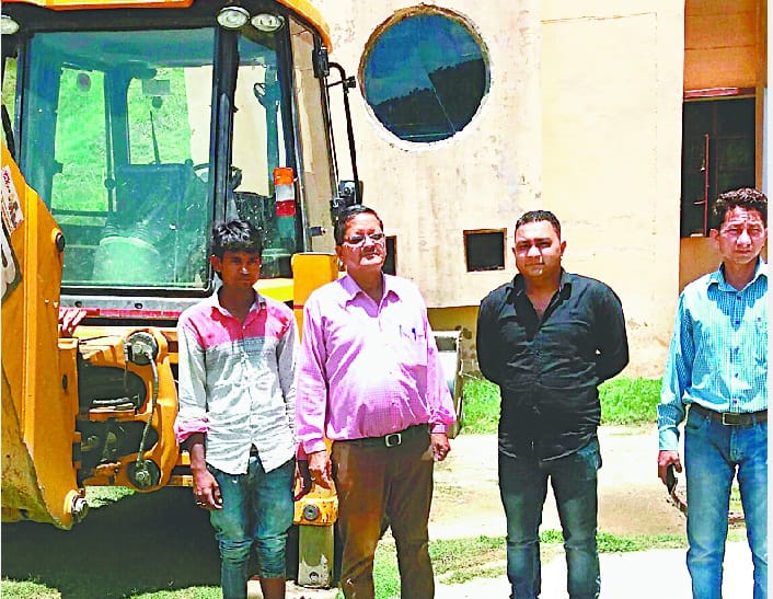 Gomti illegal mining, JCB and Pokland Seas