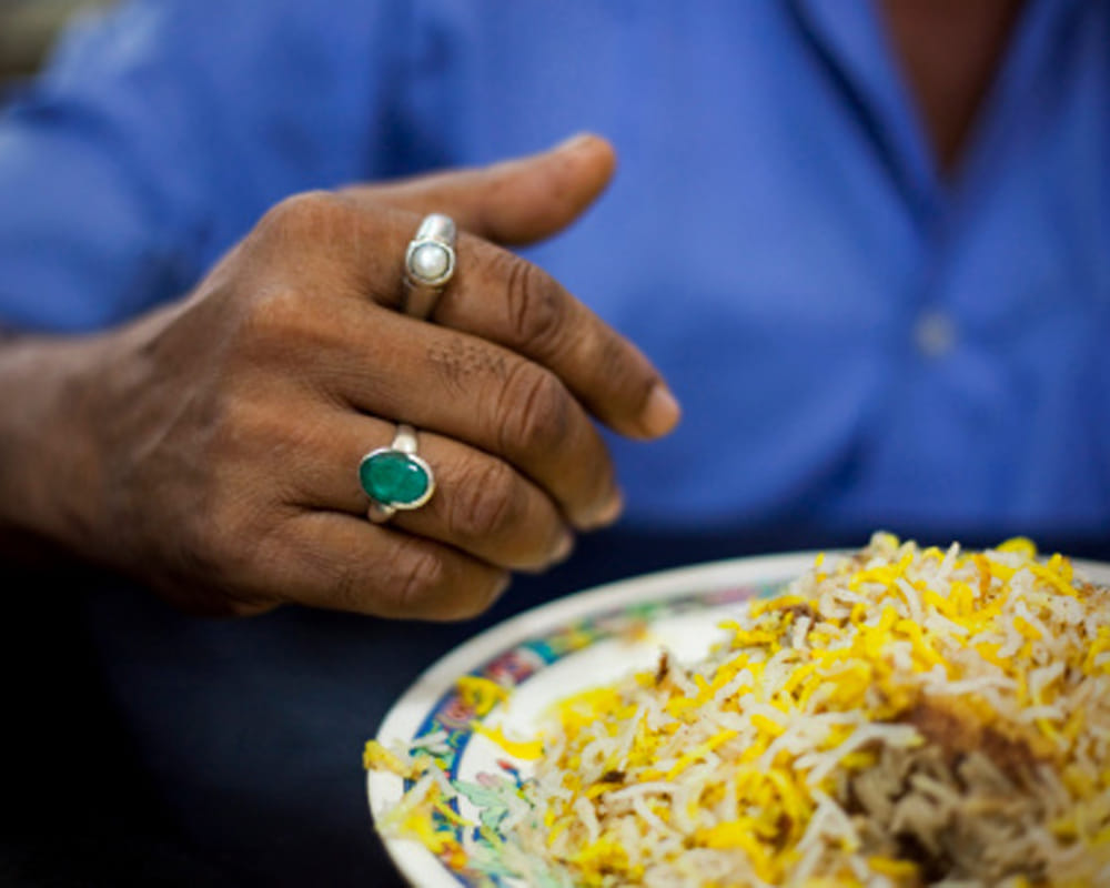 eating with hands will help you in digestion