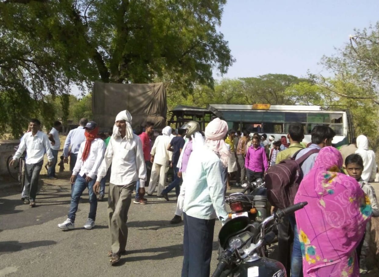 Truck and 30 passengers injured in bus collision