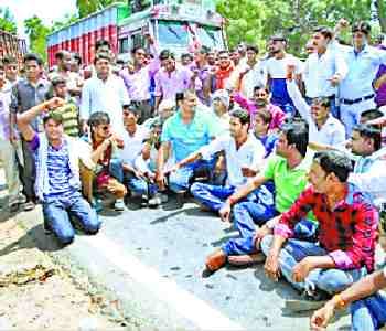 Truck operators put the jam
