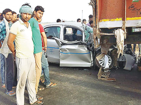 Uncontrollable car entered the truck , driver killed