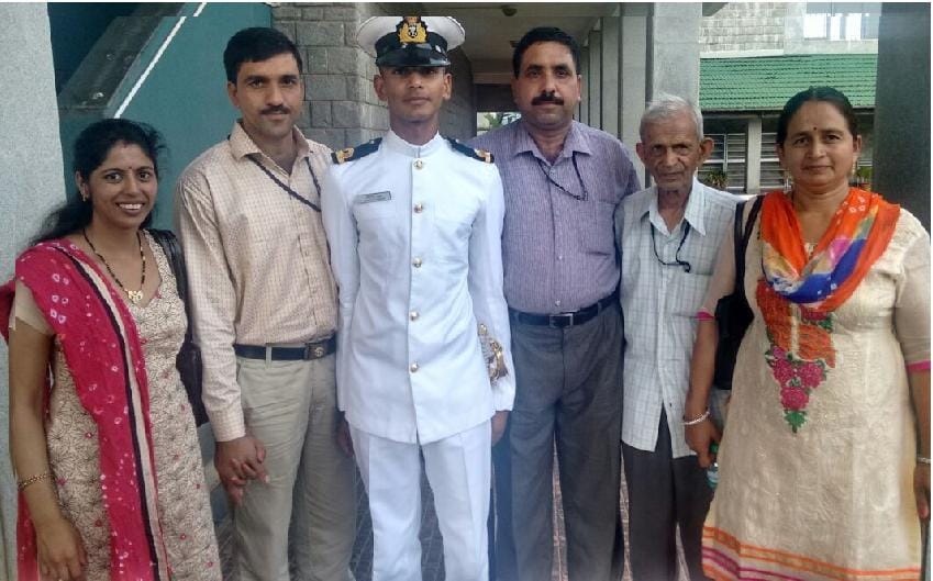 abhinash become leiutnent in navy 