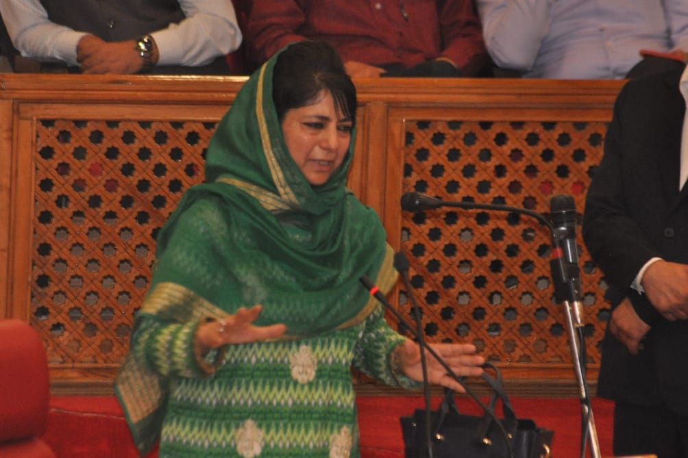mehbooba and omar exchange words on sainik colonies