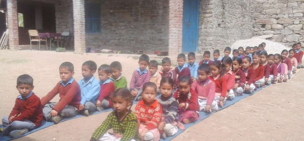 Khalyani govt primary school without building for 3 years 