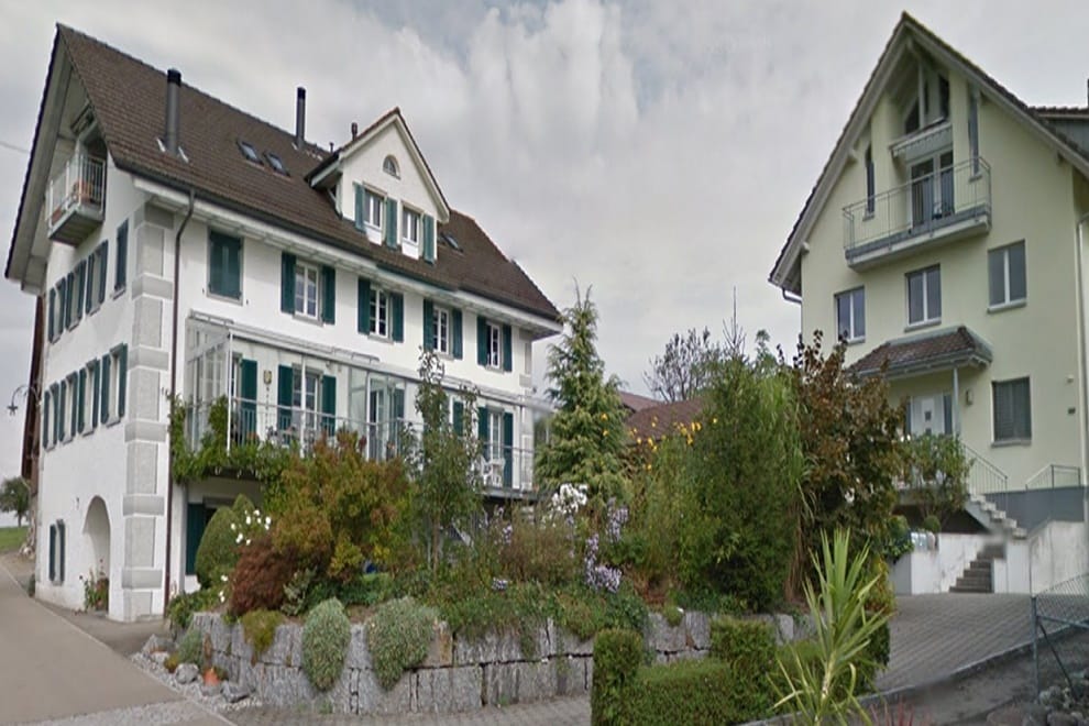 rich Swiss village refused to accept 10 refugees