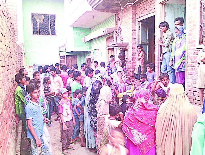 Teens thrown from the roof, death