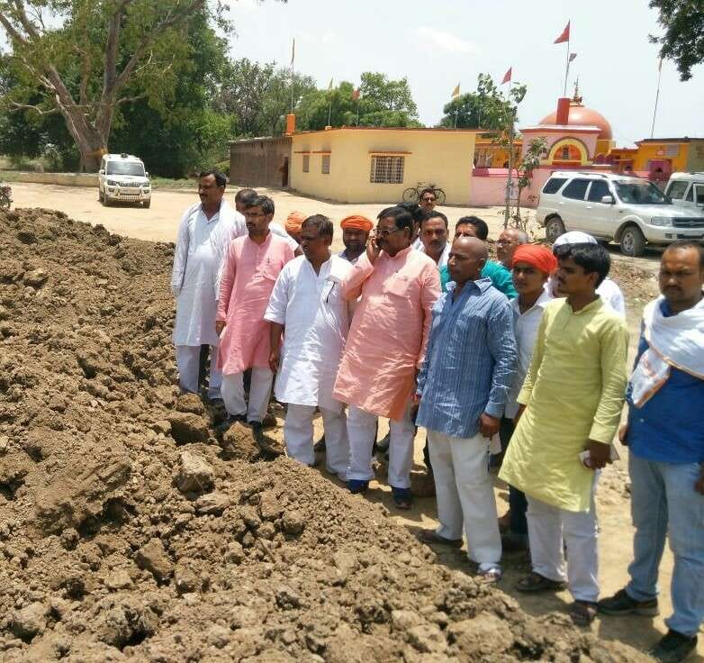 Mahadeva paved pier to pier 10 million given by MP