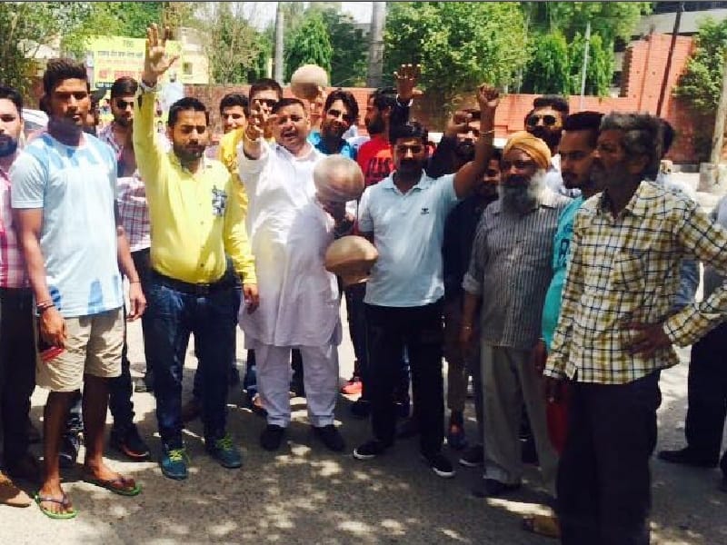 congress protest, price hike of petrol_desel, matka phod protest